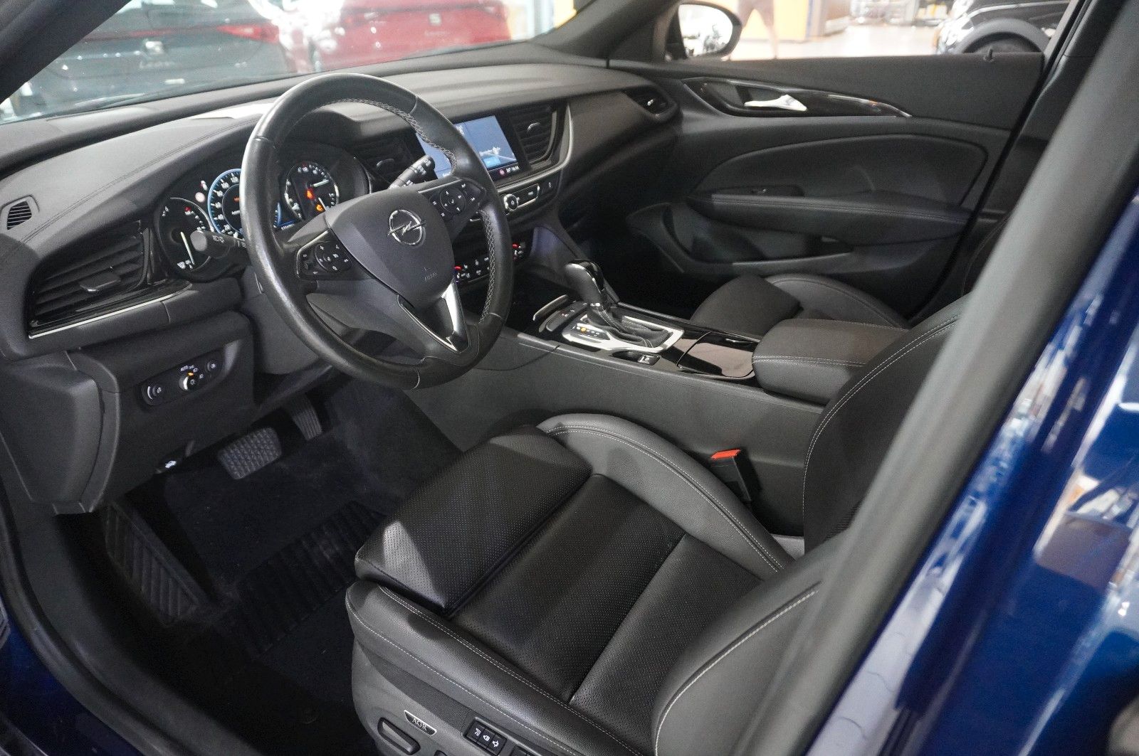 Fahrzeugabbildung Opel Insignia B ST 2.0D ELEGANCE NAVI/LED/VIRTU./AHK