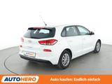 Hyundai i30 1.4 Select*TEMPO*PDC*SHZ*KLIMA*GARANTIE* - Hyundai i30 Gebrauchtwagen in Stuttgart