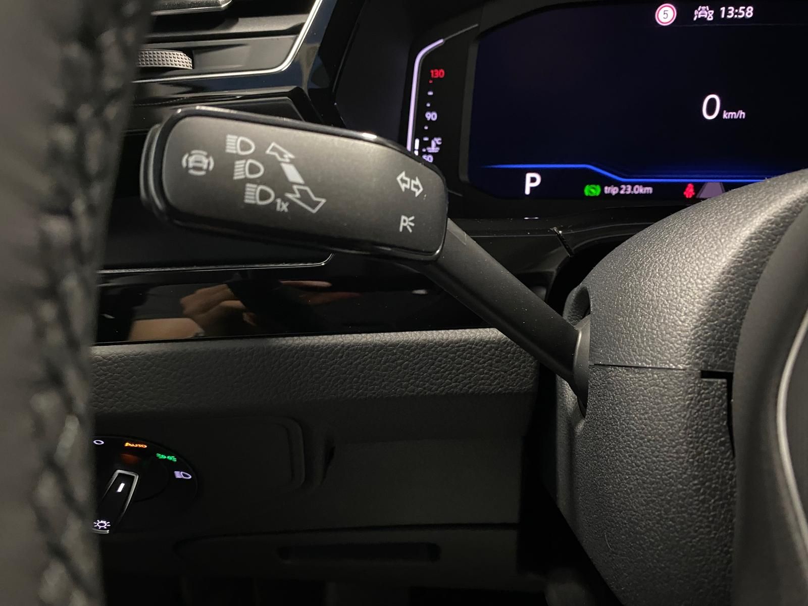 Fahrzeugabbildung Volkswagen Touran 1.5 TSI Comfortline+MATRIX+ACC+TOTWINKEL+