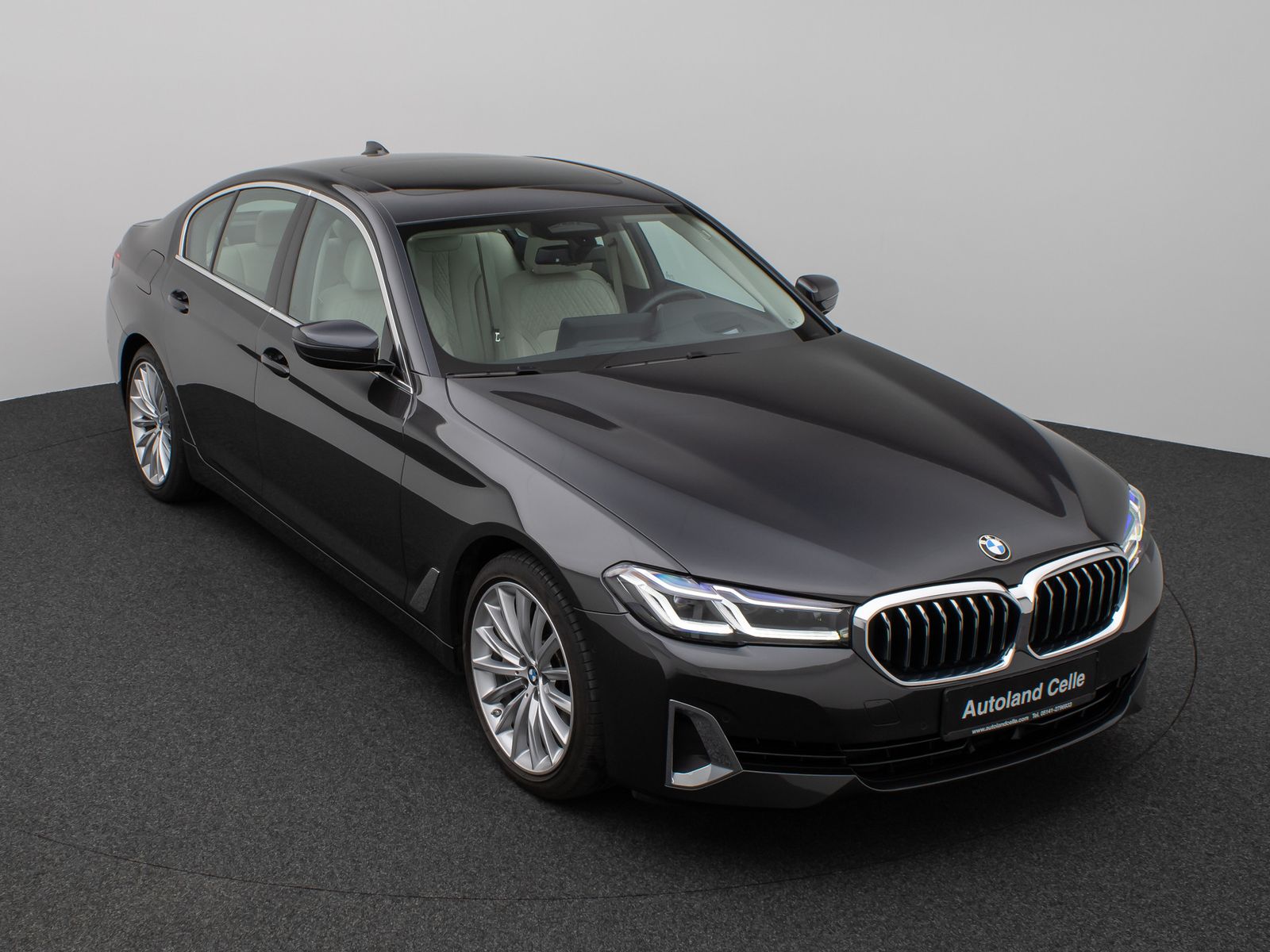Fahrzeugabbildung BMW 540i Luxury Line Kamera Glasdach Laser HUD H/K