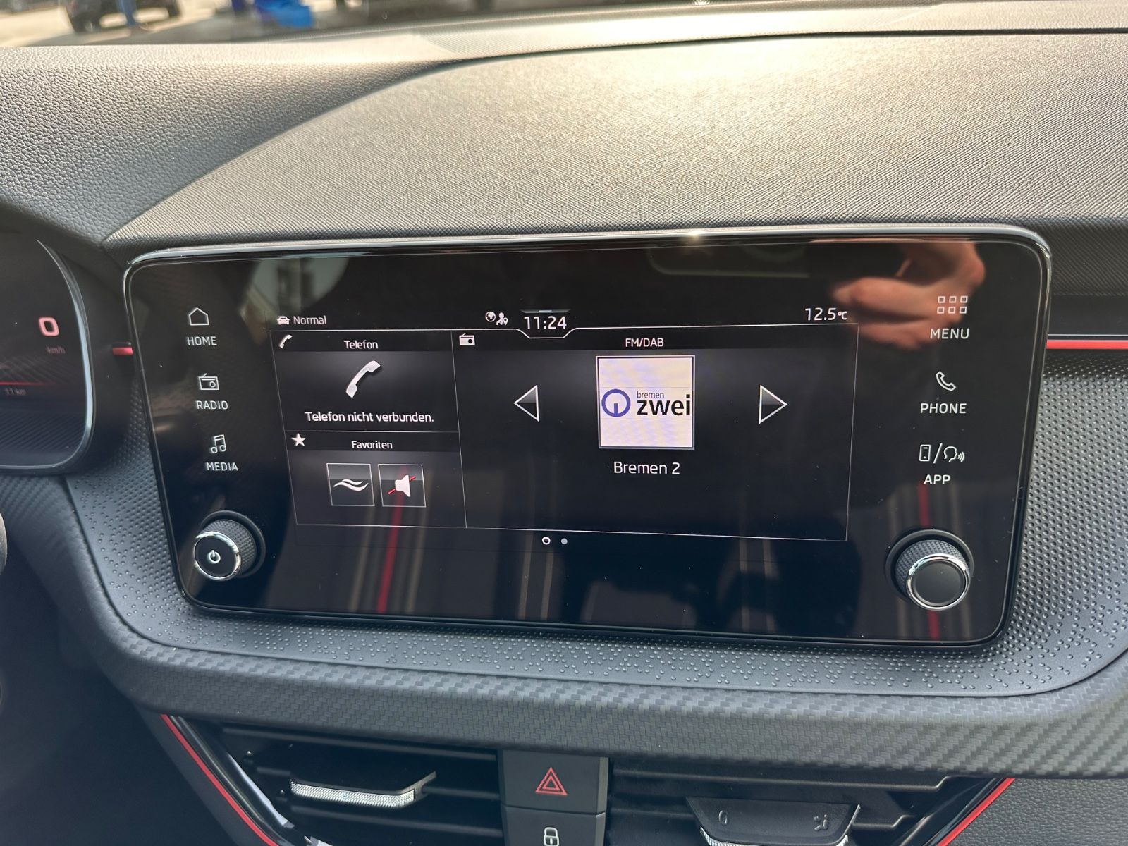 Fahrzeugabbildung SKODA Kamiq Monte Carlo 1.5 TSI DSG MATRIX/AHK/ACC/Pan