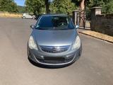 Opel Corsa 1.2 Satellite in Farbe Silbersee - Opel Corsa aus 2011: 1.2