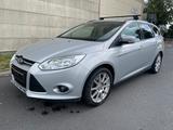 Ford Focus Turnier Trend 1,6l*Erst 94000 Km*TÜV NEU* - Ford aus 2011: 1.6