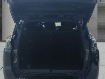 Peugeot 5008 - 5