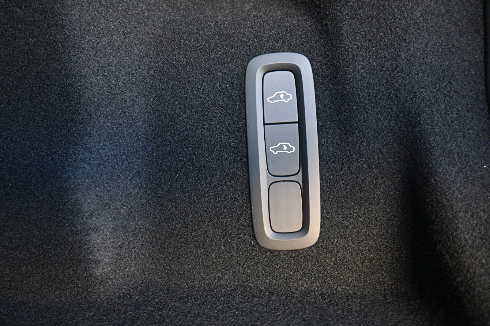 Fahrzeugabbildung Volvo XC60 B5 AWD Plus Dark*H&K*LUFT*360°* ACC