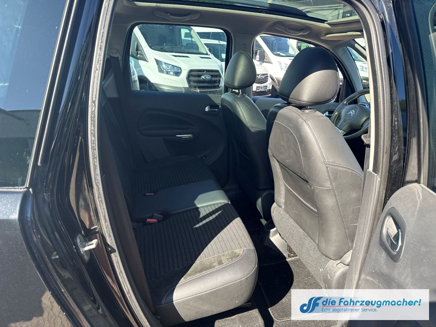 Fahrzeugabbildung Citroën C3 Picasso Exclusive 1,6HDi Pano TÜV 05/27 *EXPO
