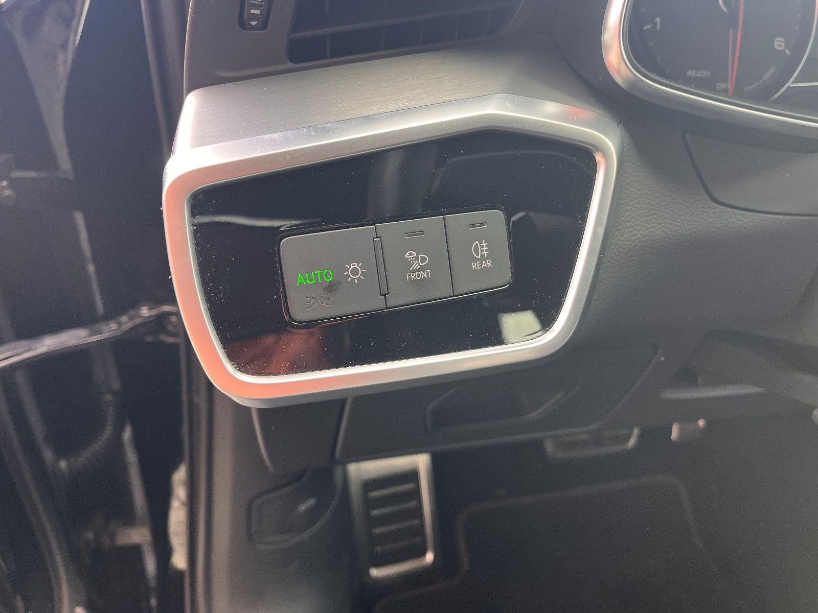 Fahrzeugabbildung Audi A6 Avant 40 TDI quattro sport S-line