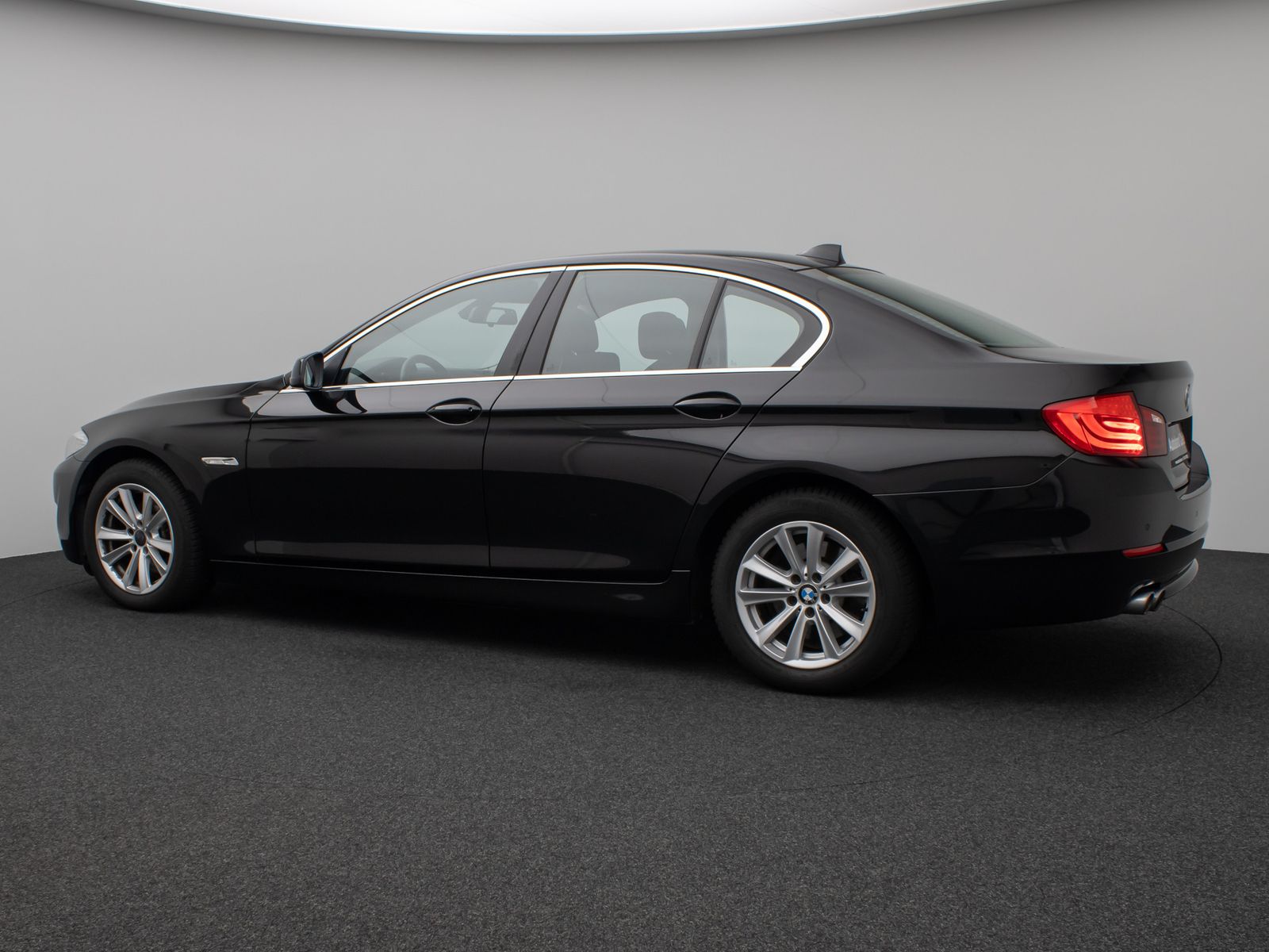 Fahrzeugabbildung BMW 520d Lim. Sitzhzg Navigation PDC Klima Bluetooth