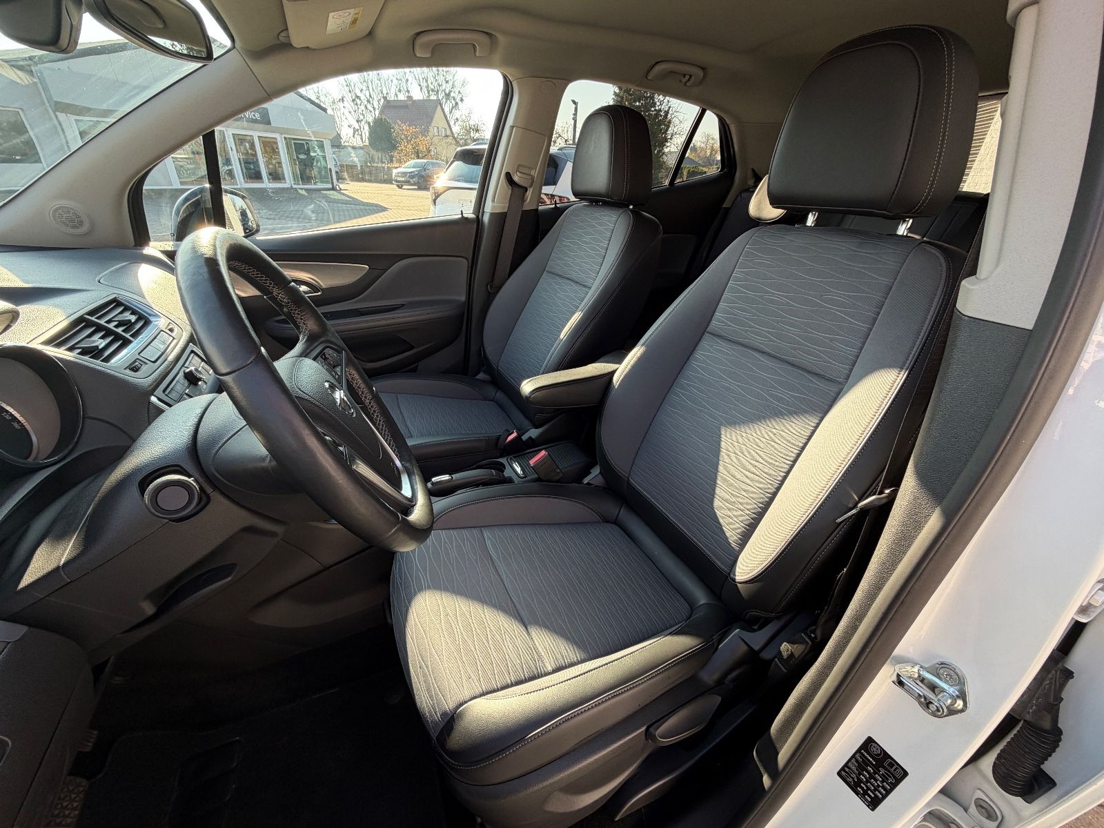 Fahrzeugabbildung Opel Mokka Color Innovation