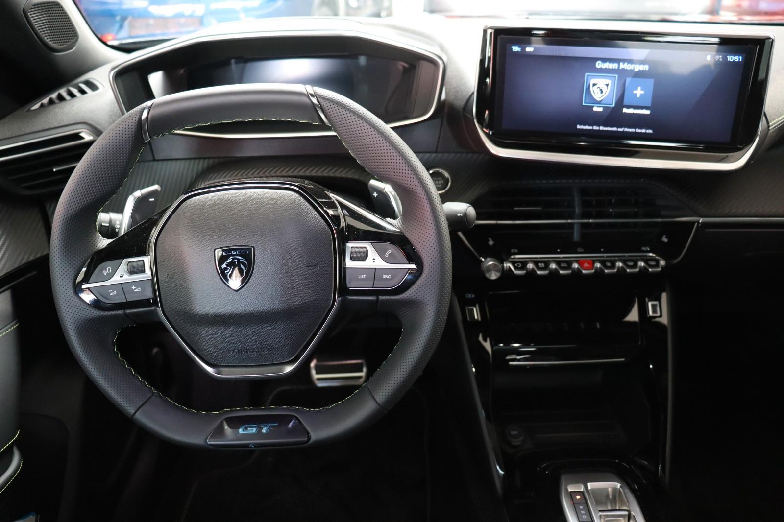 Peugeot 2008 GT HYBRID 145 e-DSC6 Alcantara 360° Schiebe