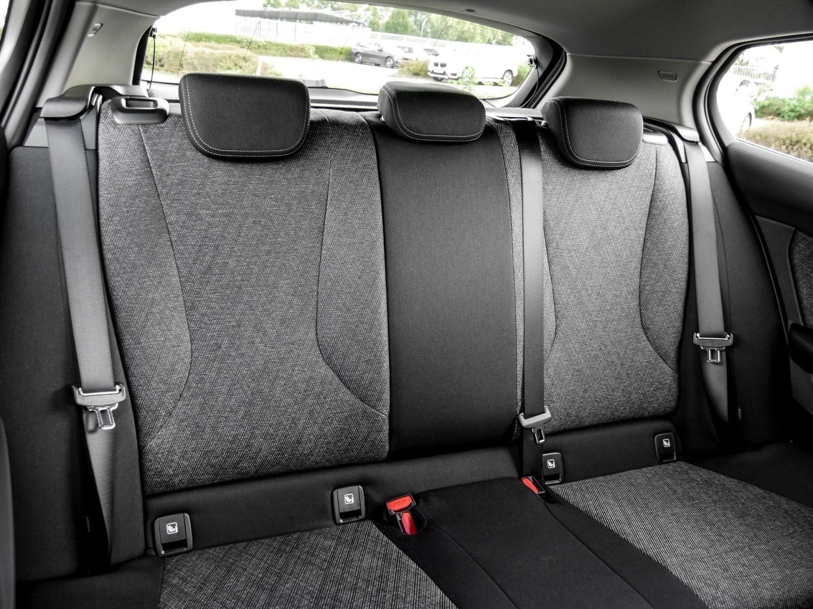 BMW 120 RFK NAVI LED PDC V H DAB Parkass. Tempomat foto 4