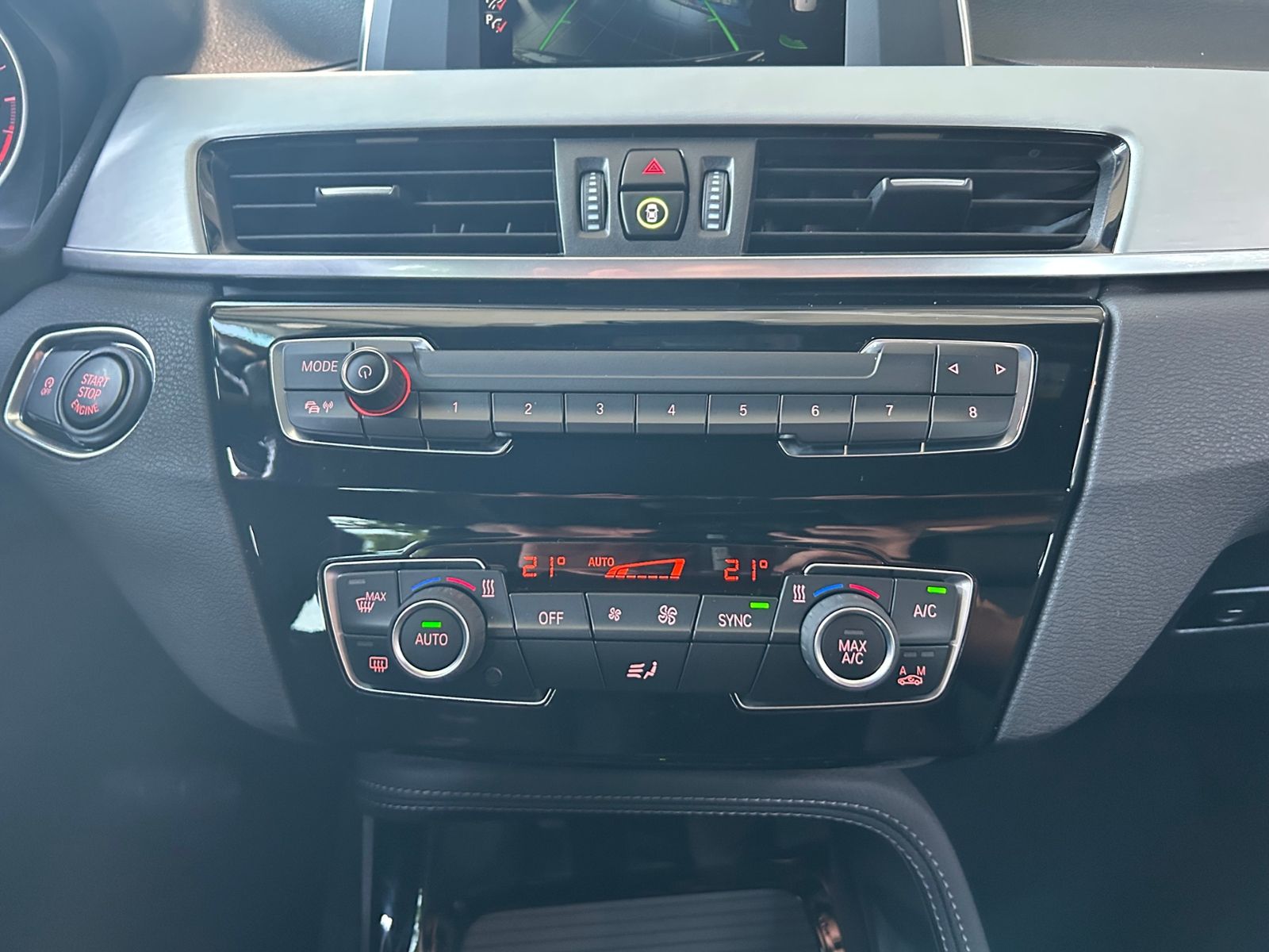 Fahrzeugabbildung BMW X1 xDrive 18 d Sport Line RFK LED ALU
