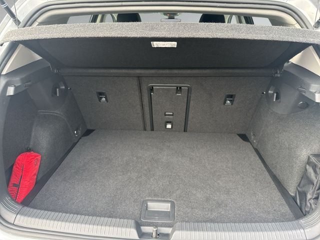 Golf VIII 2.0 TDI DSG LED+NAVI+RFK+ACC+SIHZ+PDC+