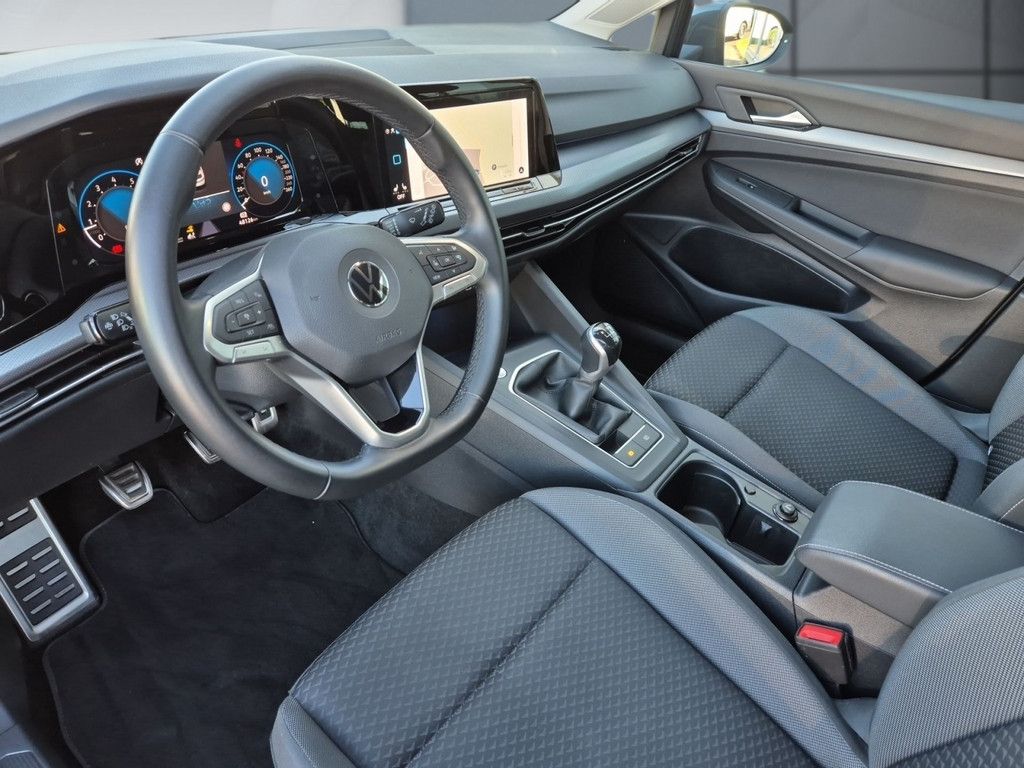 Golf VIII 1.5 TSI Active *LED*NAVI*STANDH*SHZ*PD