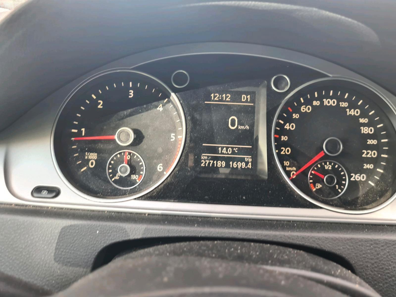 Volkswagen Passat 2011 — photo 7