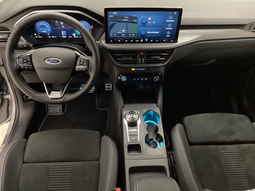 Fahrzeugabbildung Ford Kuga Plug-In Hybrid Active X HUD AHK-klappbar El