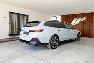 صورة 8 لـ 2024 BMW I5