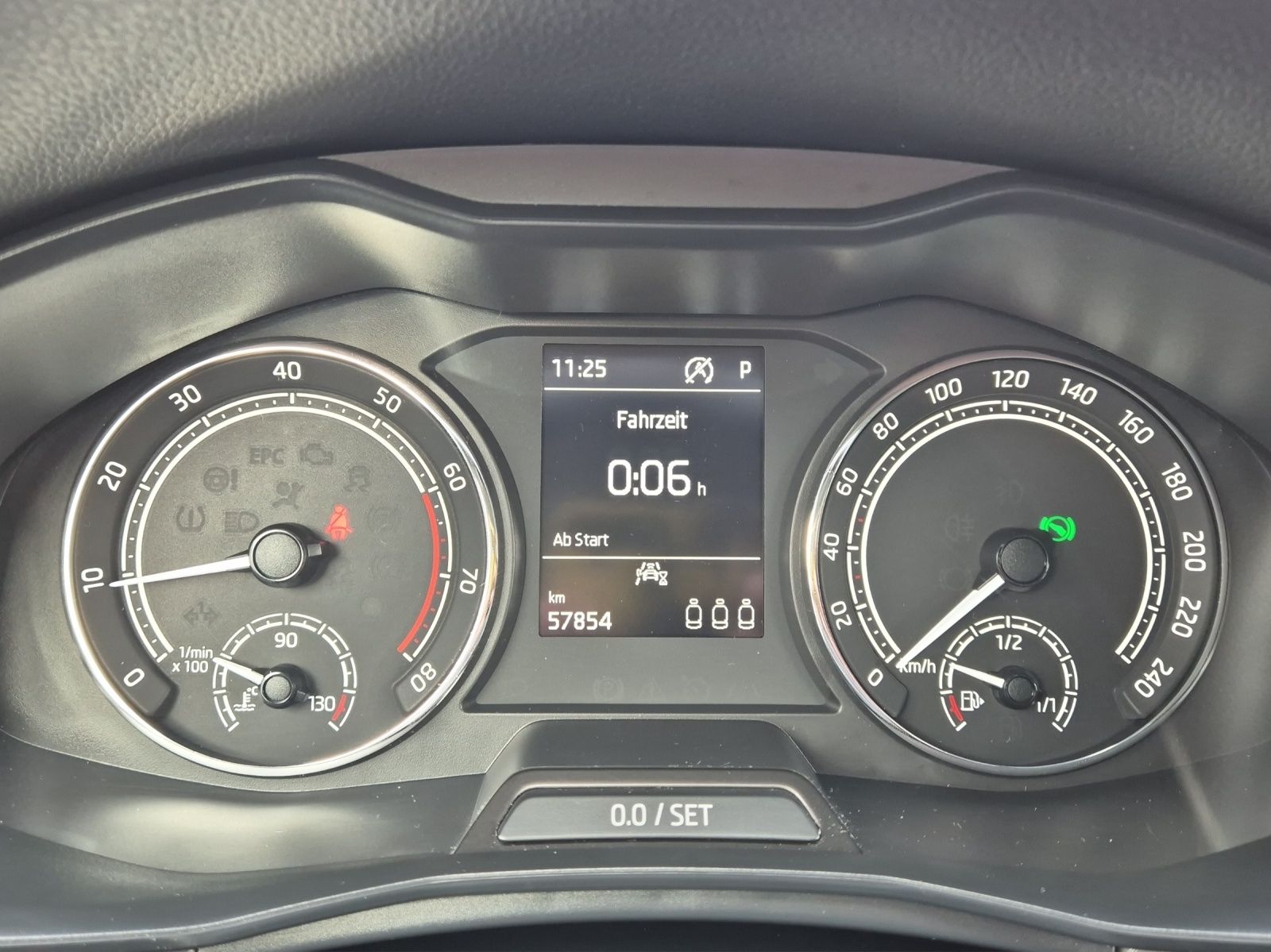 Fahrzeugabbildung SKODA Kamiq TSI Clever DSG LED ACC RFK SH 17"