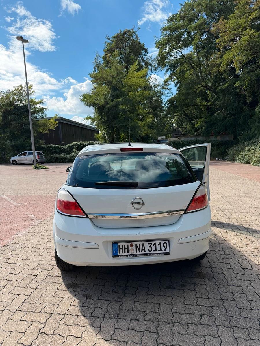 Opel Astra 2004 — photo 6