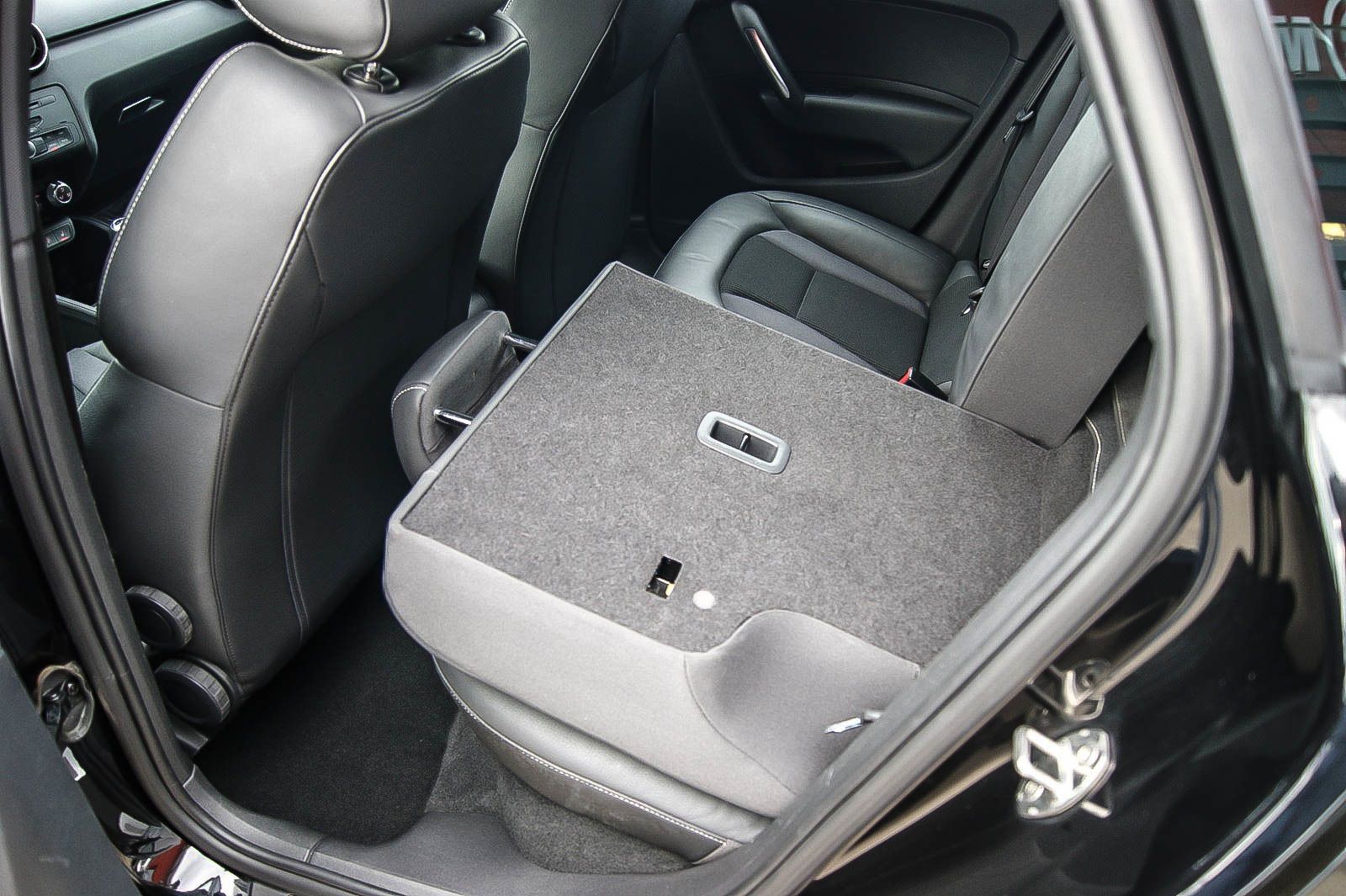 Fahrzeugabbildung Audi A1 Sportback S line Sportpaket NAVIGATION PDC