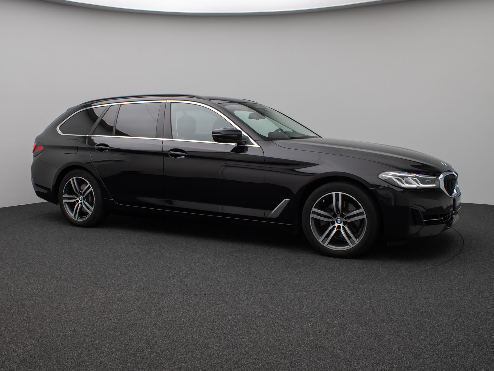 Fahrzeugabbildung BMW 520d xD Kamera Laser HUD DAB HiFi Stop&Go MSport