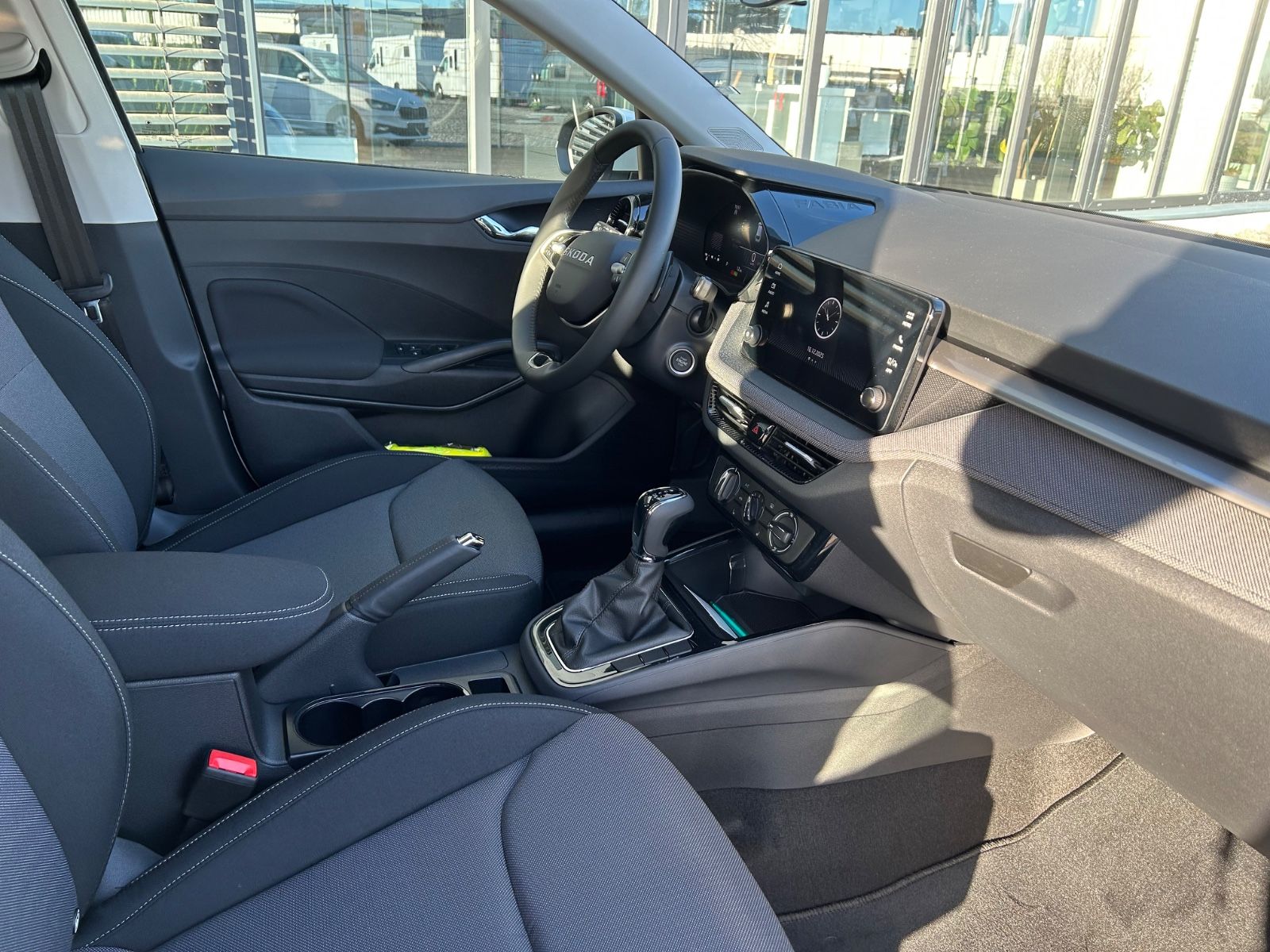 Fahrzeugabbildung SKODA Fabia Selection 1,0 TSI DSG  Klima RFK