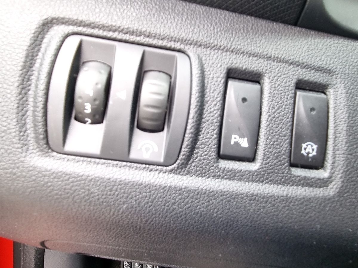 Fahrzeugabbildung Renault Clio Grandtour LIMITED Deluxe TCe 90