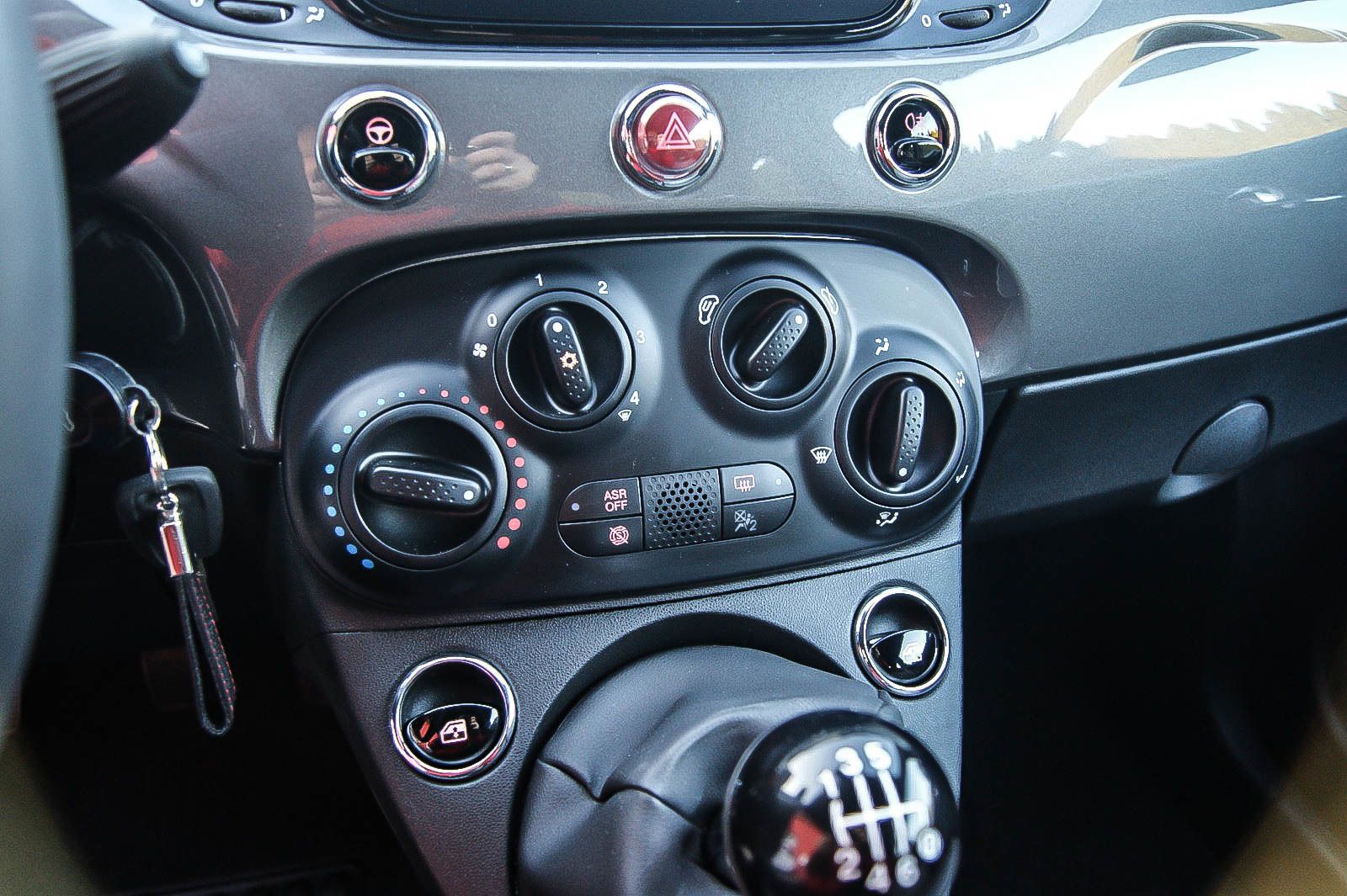Fahrzeugabbildung Fiat 500 C 1.0 GSE N3 Hybrid Lounge CARPLAY E-VERDECK