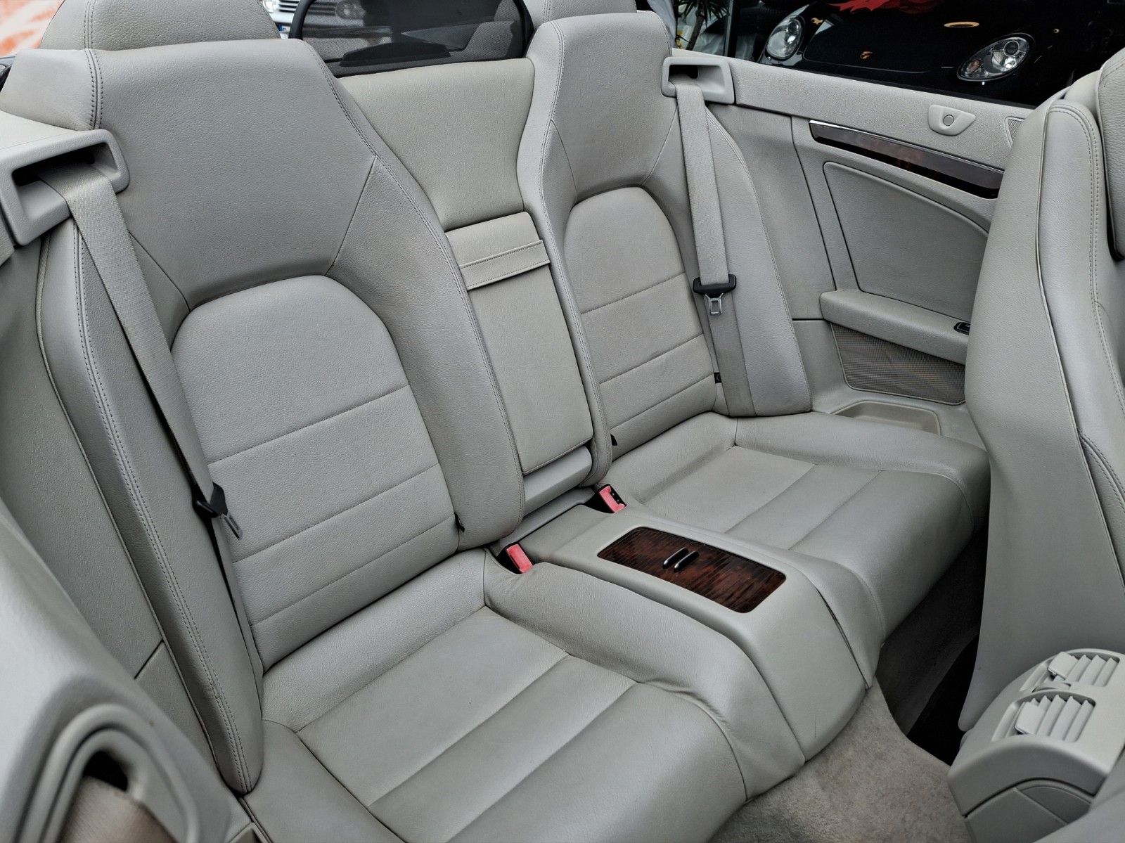 Fahrzeugabbildung Mercedes-Benz E 220 E -Klasse Cabrio E 220 CDI BlueEfficiency