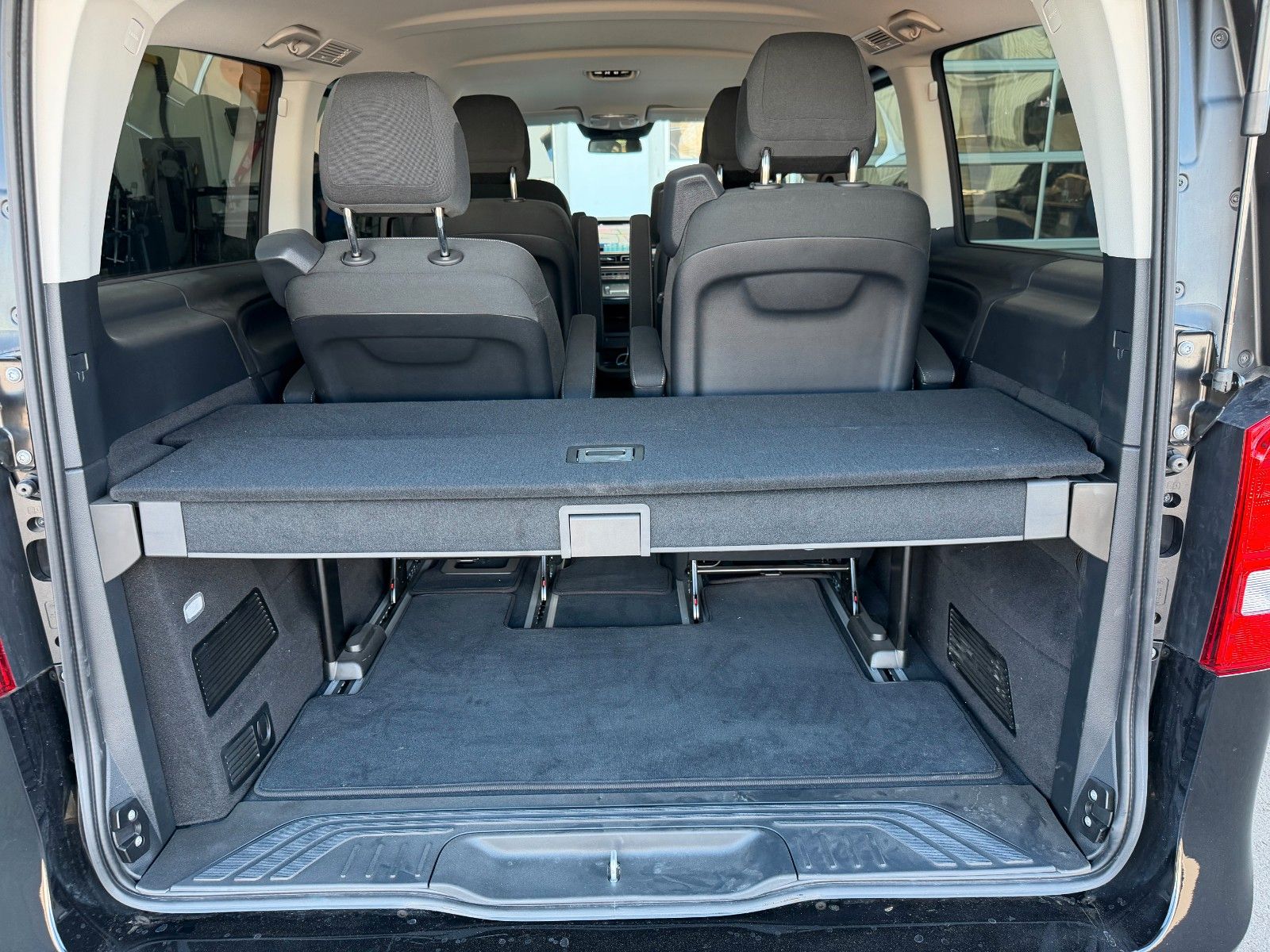 Fahrzeugabbildung Mercedes-Benz V 250 d DISTRONIC AHK2,5to Kamera