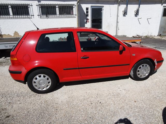Fahrzeugabbildung Volkswagen Golf 1.4 Basis/2.Hand/