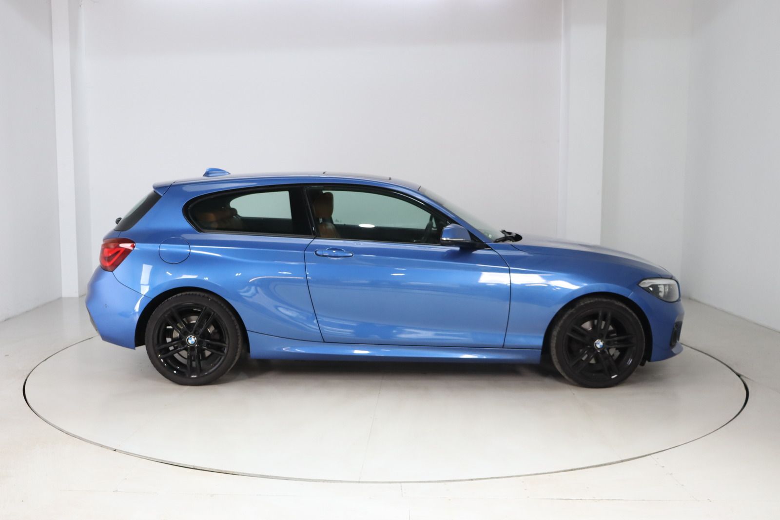 Fahrzeugabbildung BMW 120 xd * LED * Navi * Memory * 1. Hand * M-Paket