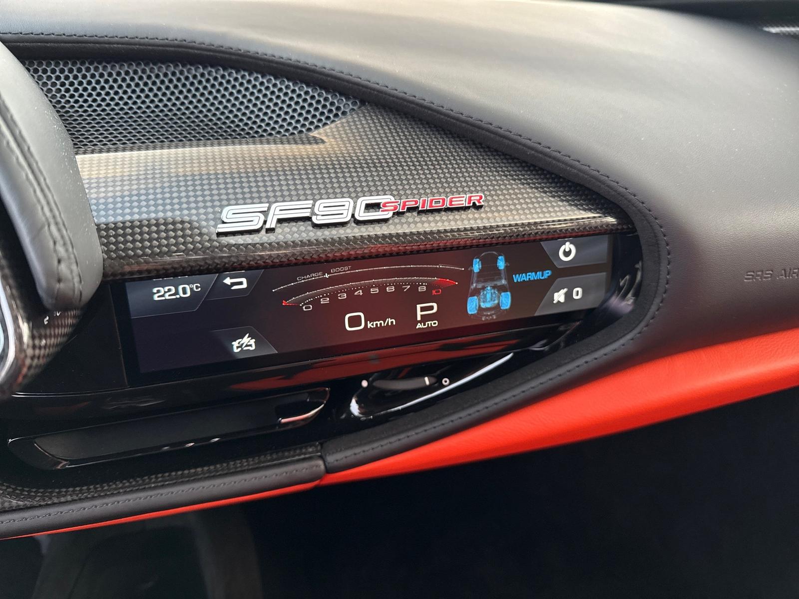 Ferrari SF90 Spider *Embleme*Navi*PDC*Klima*Leder*