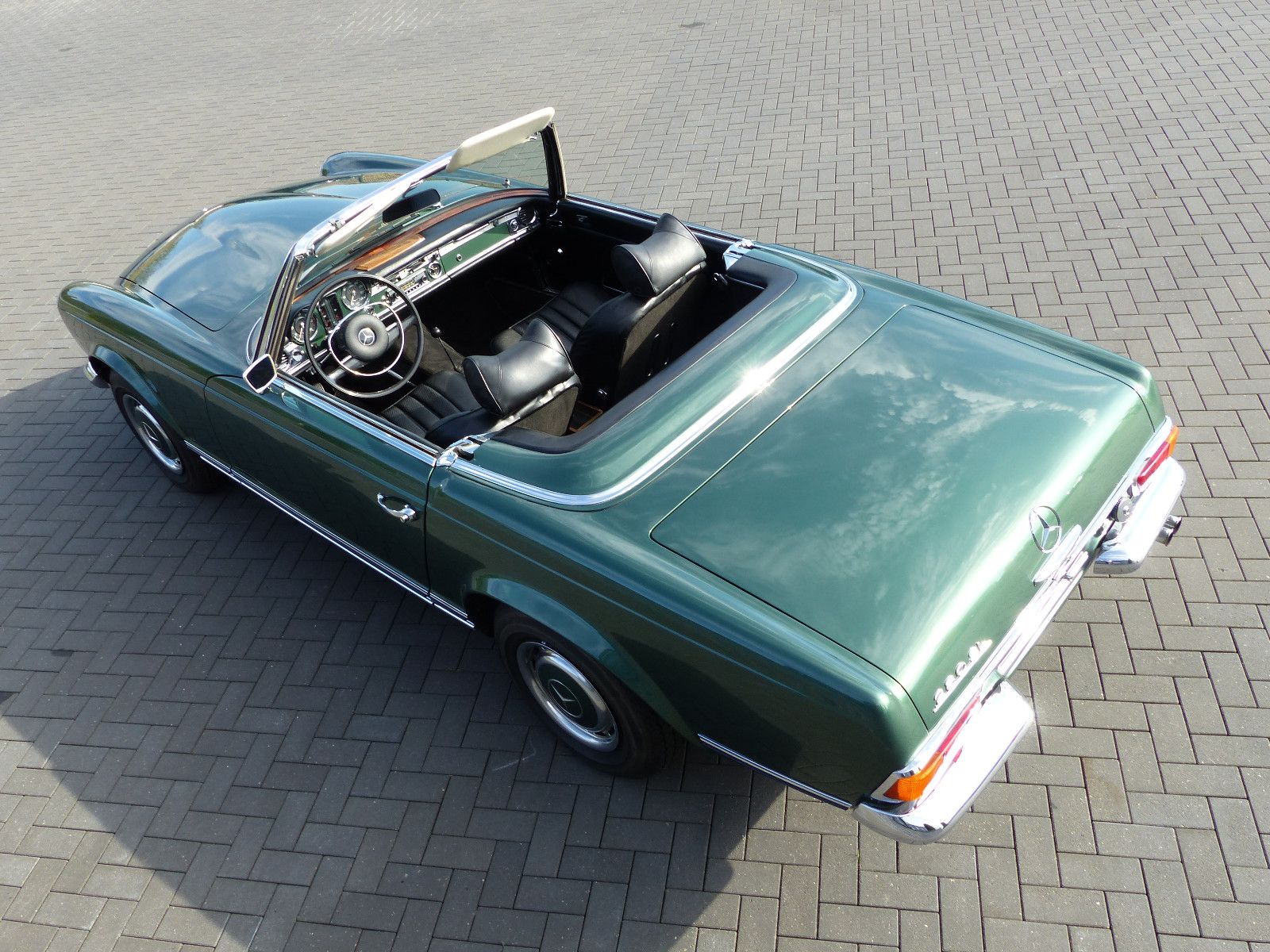 Fahrzeugabbildung Mercedes-Benz 280 SL Pagode