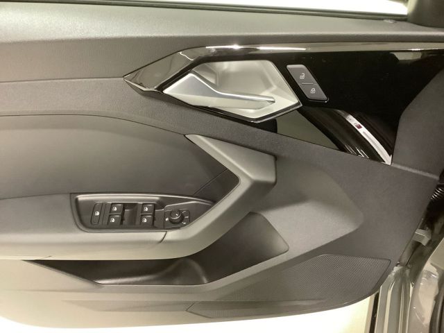 A1 Sportback S line 25 TFSI 70(95) kW(PS) Schalt