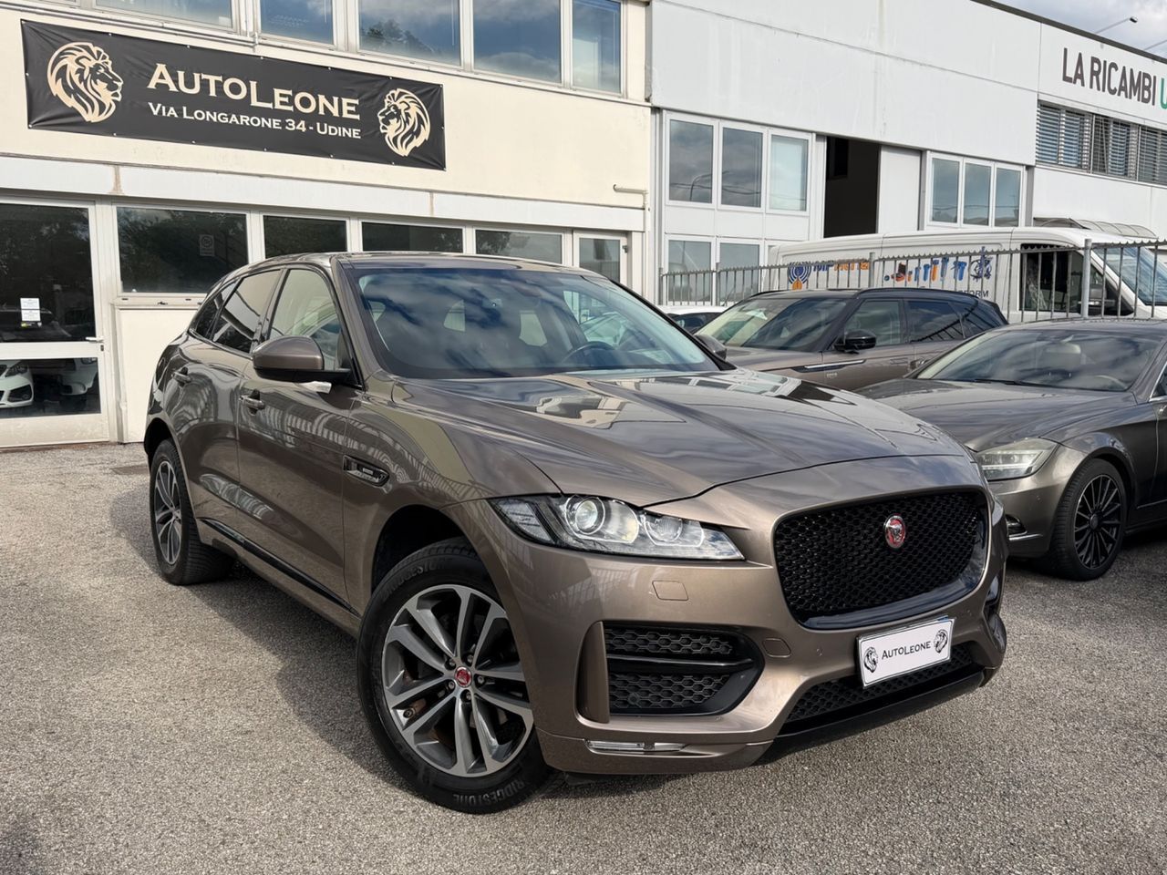 JAGUAR F-Pace