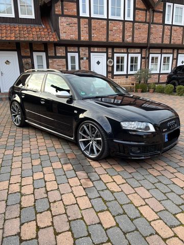 Audi RS4 4.2 quattro Avant - orig. Schalensitze  