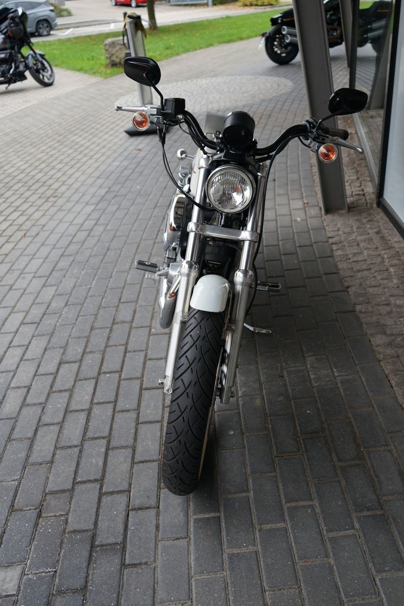 Fahrzeugabbildung Harley-Davidson Sportster XLH 883 Hugger-Weiß-Wenig KM-Neuwertig
