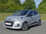 Hyundai i10 1.2 Passion + Navi Sitzheizung Android Apple - mit Benzin-Antrieb: Grau, Scheckheftgepflegt, Kleinwagen