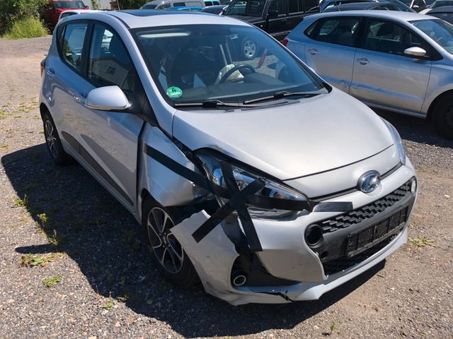 Hyundai i10 Style Frontschaden