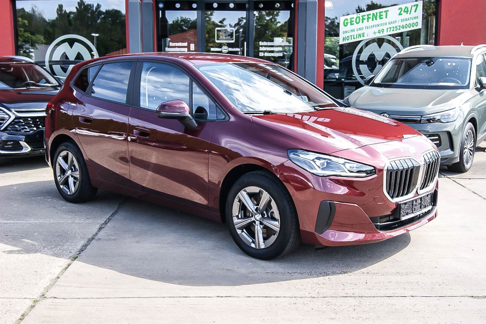 Fahrzeugabbildung BMW 223 Active Tourer i xDrive LEDER HEAD-UP SPORT 4