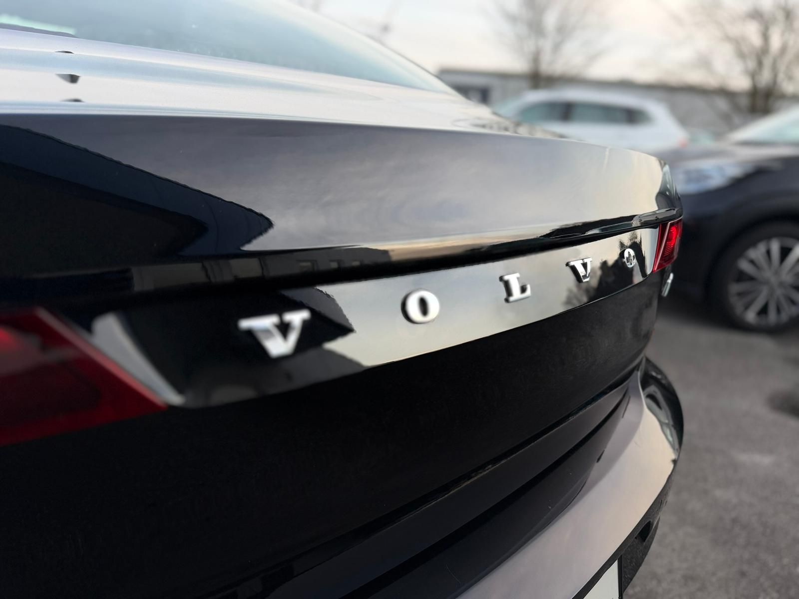 Volvo S90 2.0 D4 Momentum HeadUP 360° Schiebedach foto 32