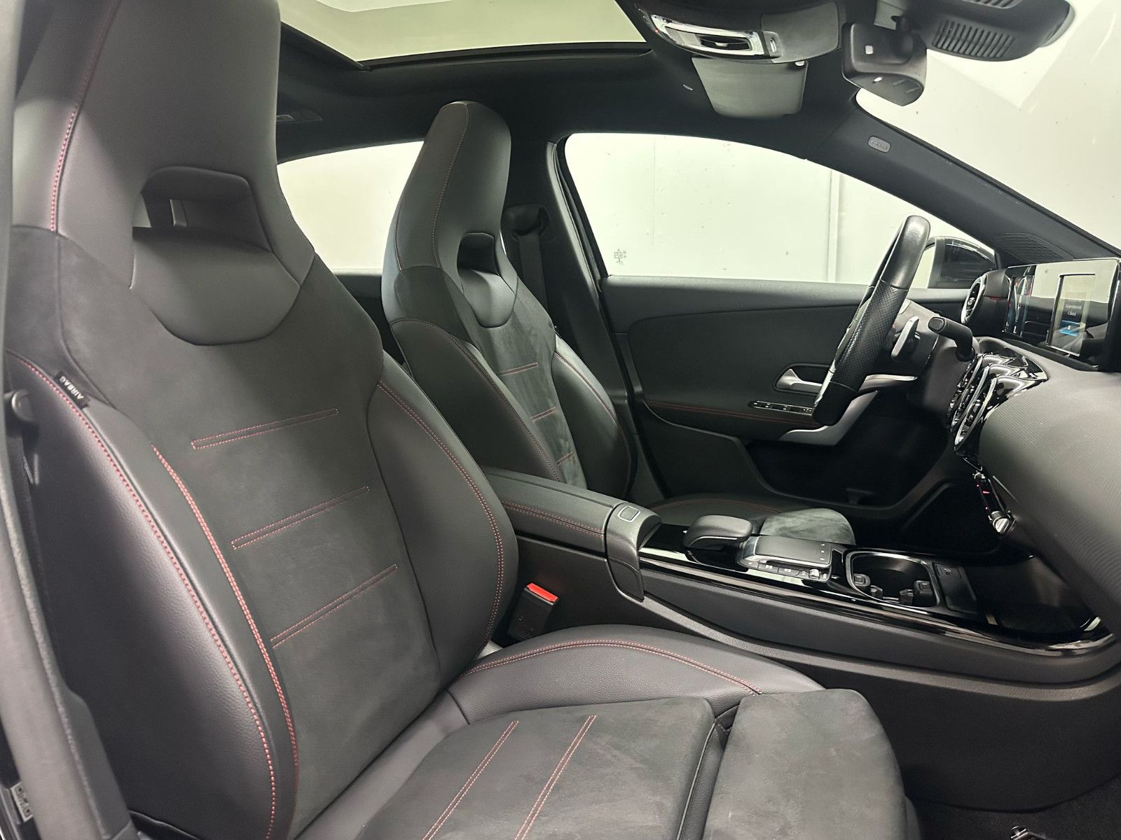 Fahrzeugabbildung Mercedes-Benz A 250 4MATIC AMG*KAMERA*PANO*SPUR*SH*TEMPO*19"