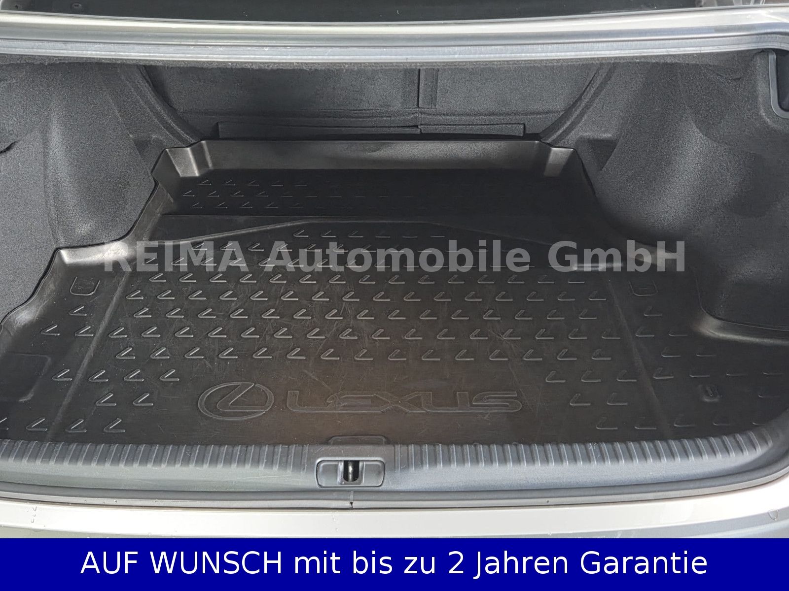 Fahrzeugabbildung Lexus RC 300h Coupé Automatik F SPORT, Leder