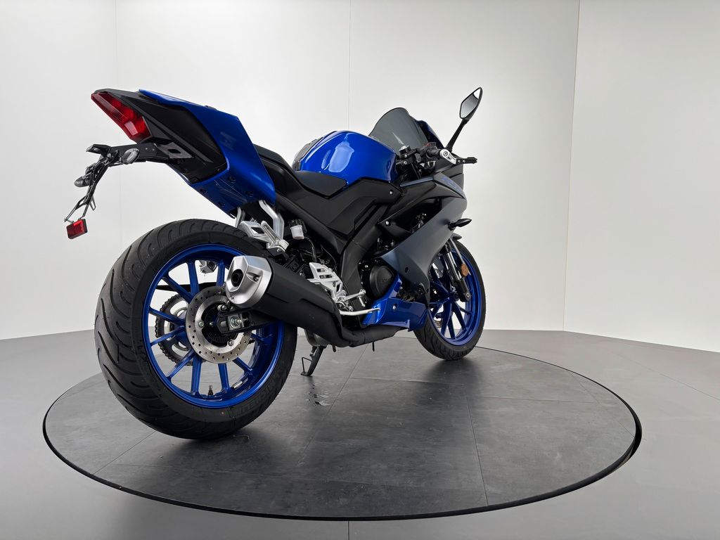 Fahrzeugabbildung Yamaha YZF-R125 *TOP MIT ZUBEHÖR