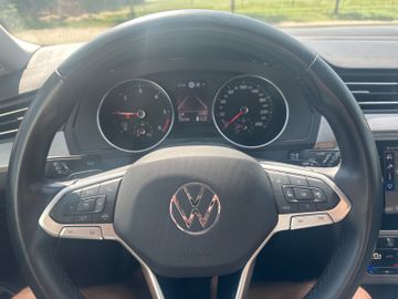 Volkswagen Passat Variant - 8