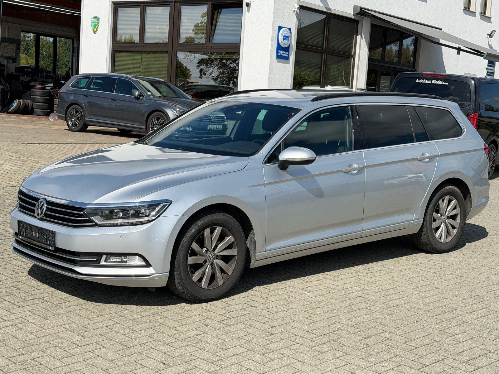 Volkswagen Volkswagen Passat Variant 2.0TDI DSG CL LED Navi V