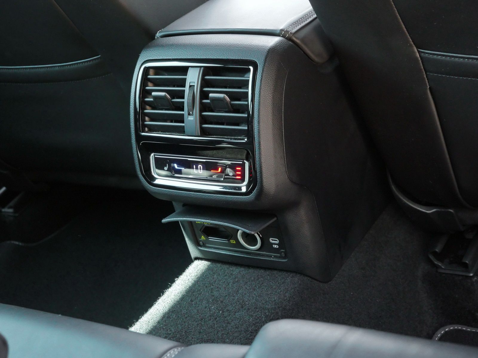 Volkswagen Passat Variant - Bild 17