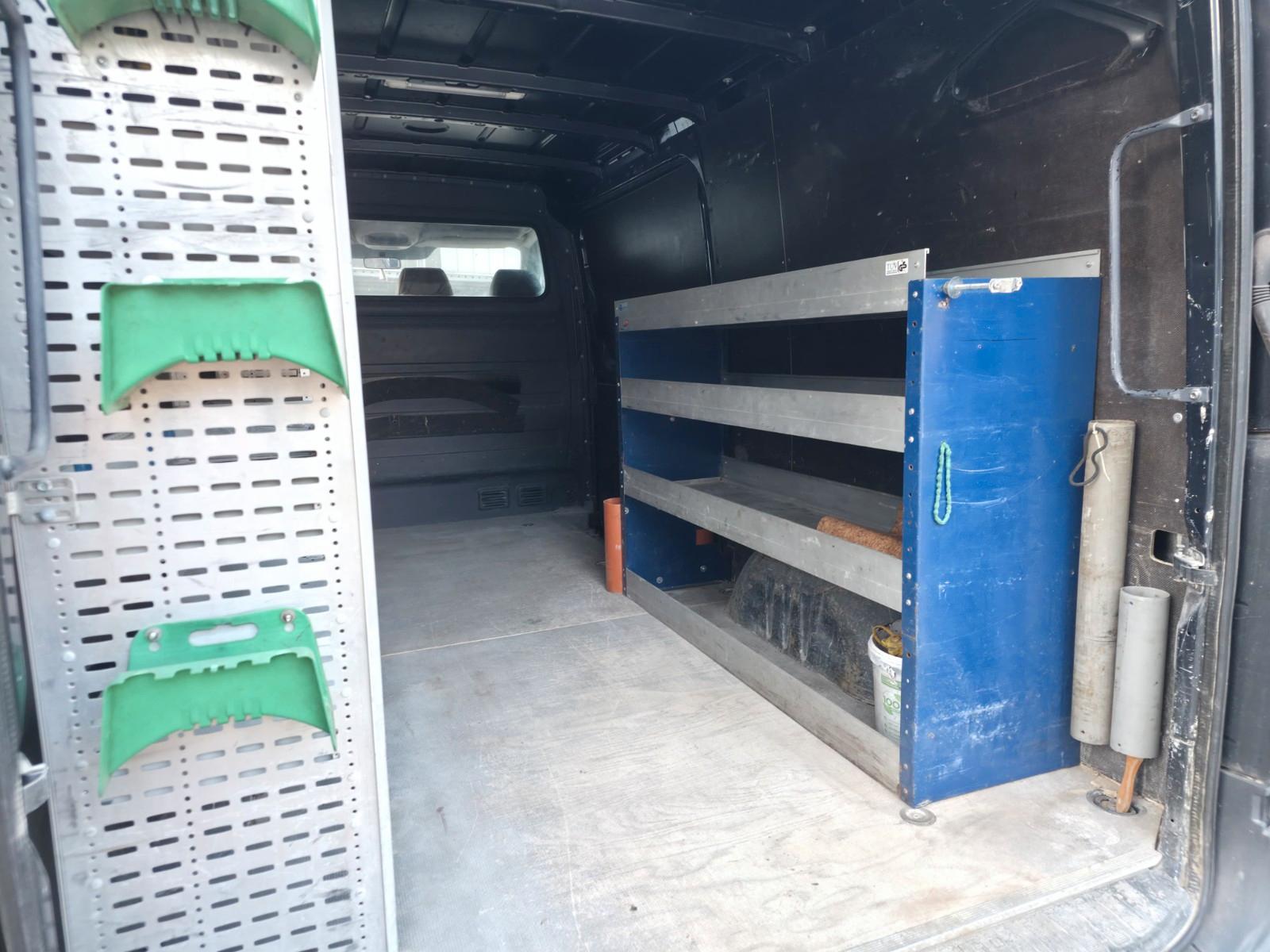 Volkswagen Crafter Kasten H1+L2 3.Stz AHK SORTIMO-REGAL