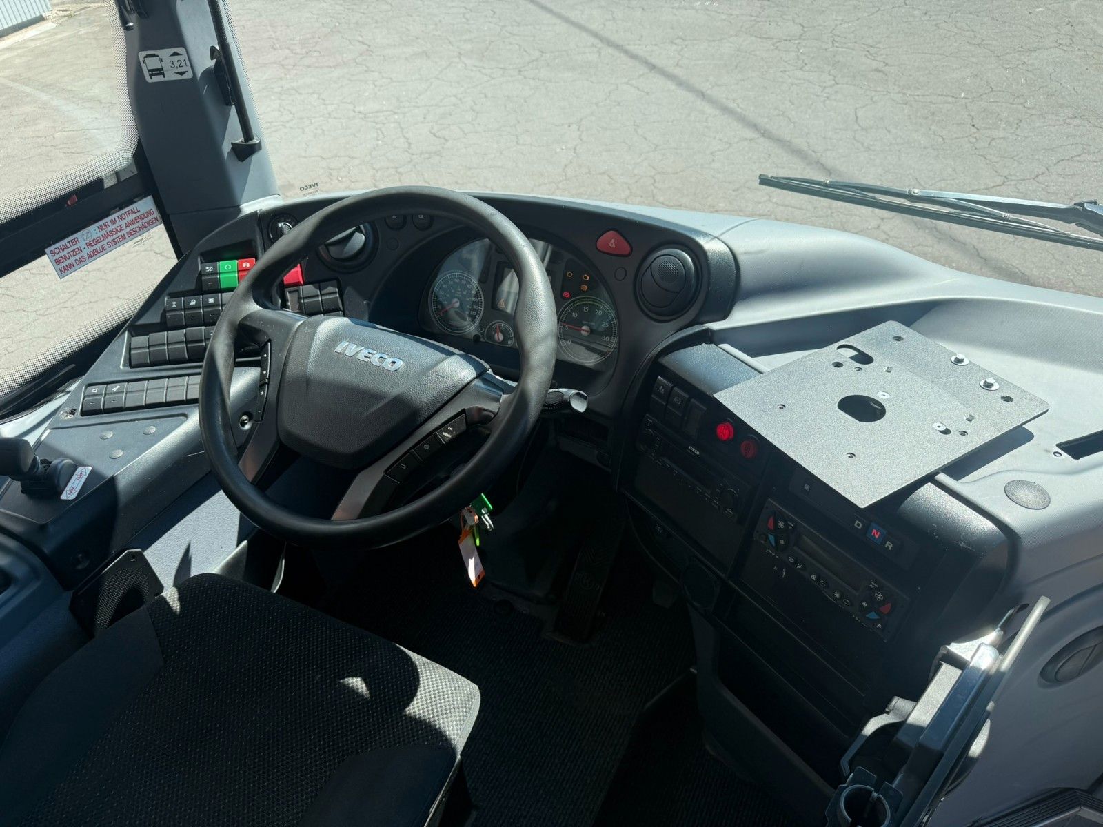 IVECO  2017 - Image 11 of 29
